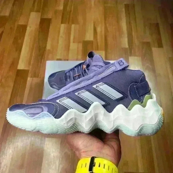 💰HUGE CLEARANCE SALE 💰 Adidas Exhibit B Candace Parker Mid Womens Shoes sz 7.5 - Picture 2 of 13